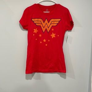 Dc’s Wonder Women tee shirt size large